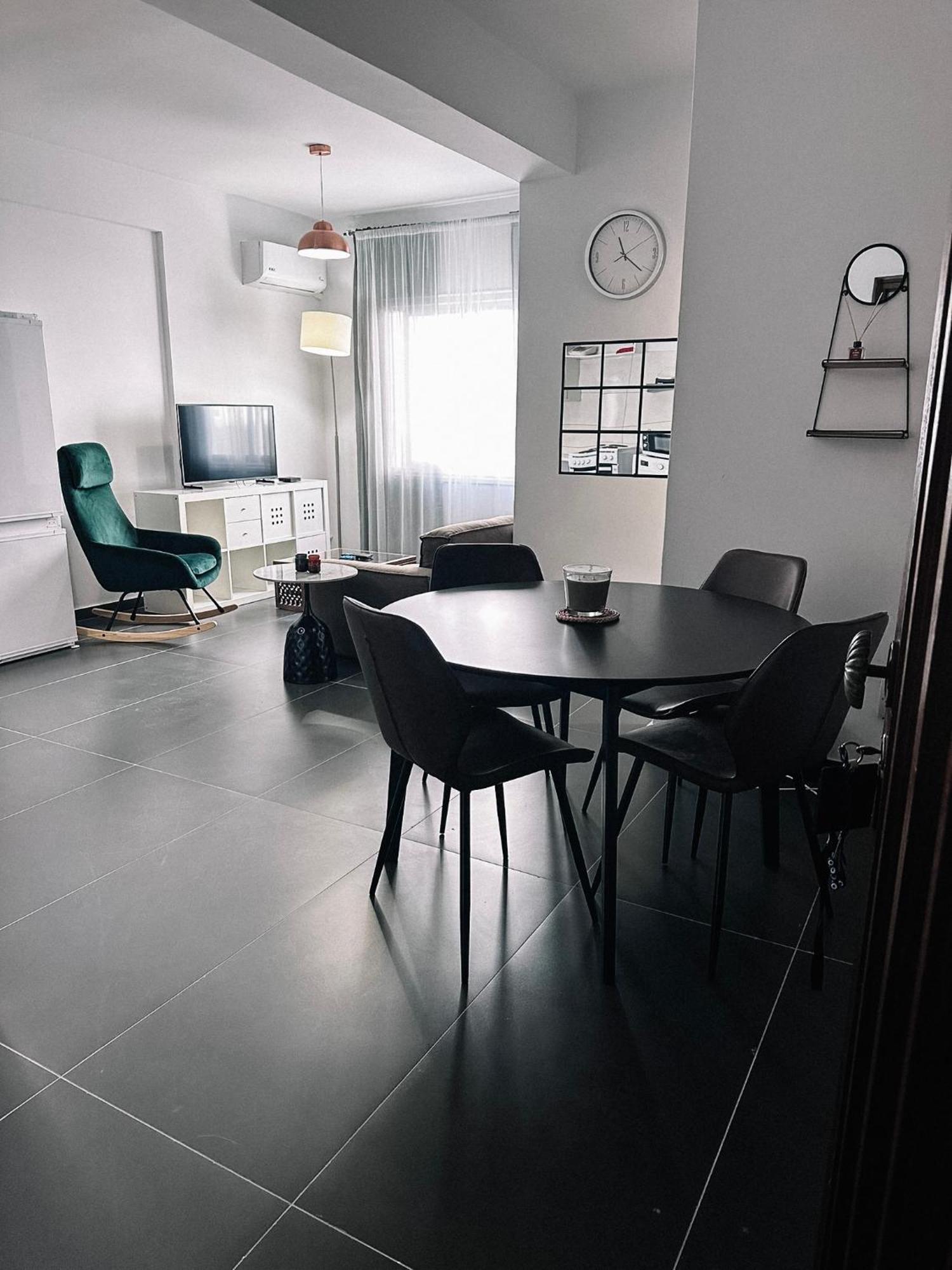 Home Away One Bedroom Apartment In ニコシア エクステリア 写真