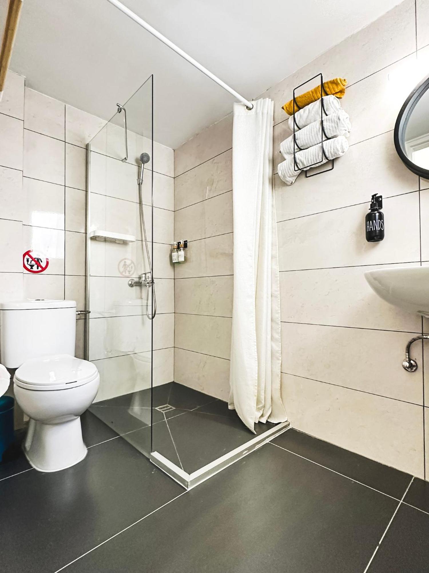 Home Away One Bedroom Apartment In ニコシア エクステリア 写真