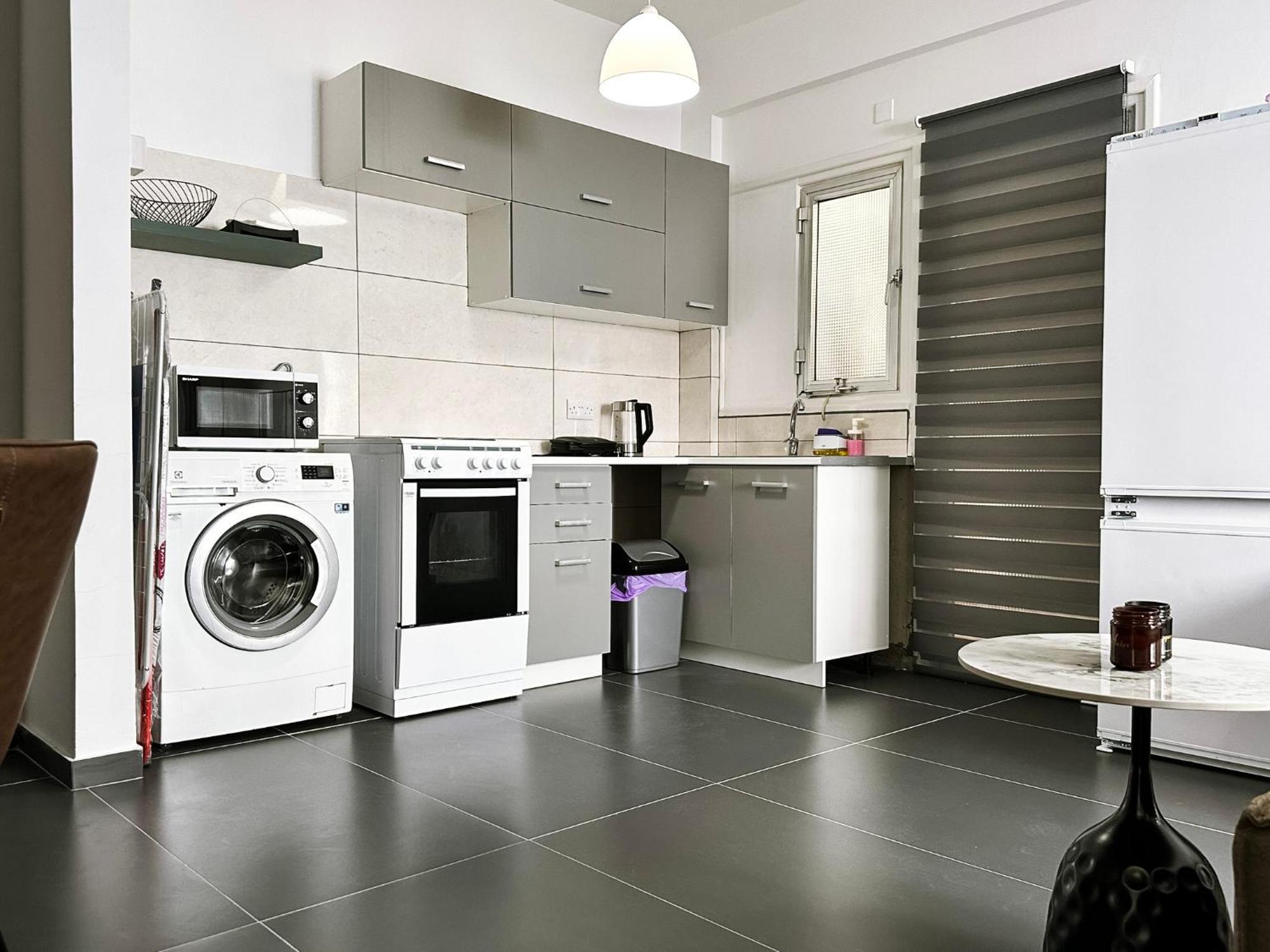 Home Away One Bedroom Apartment In ニコシア エクステリア 写真