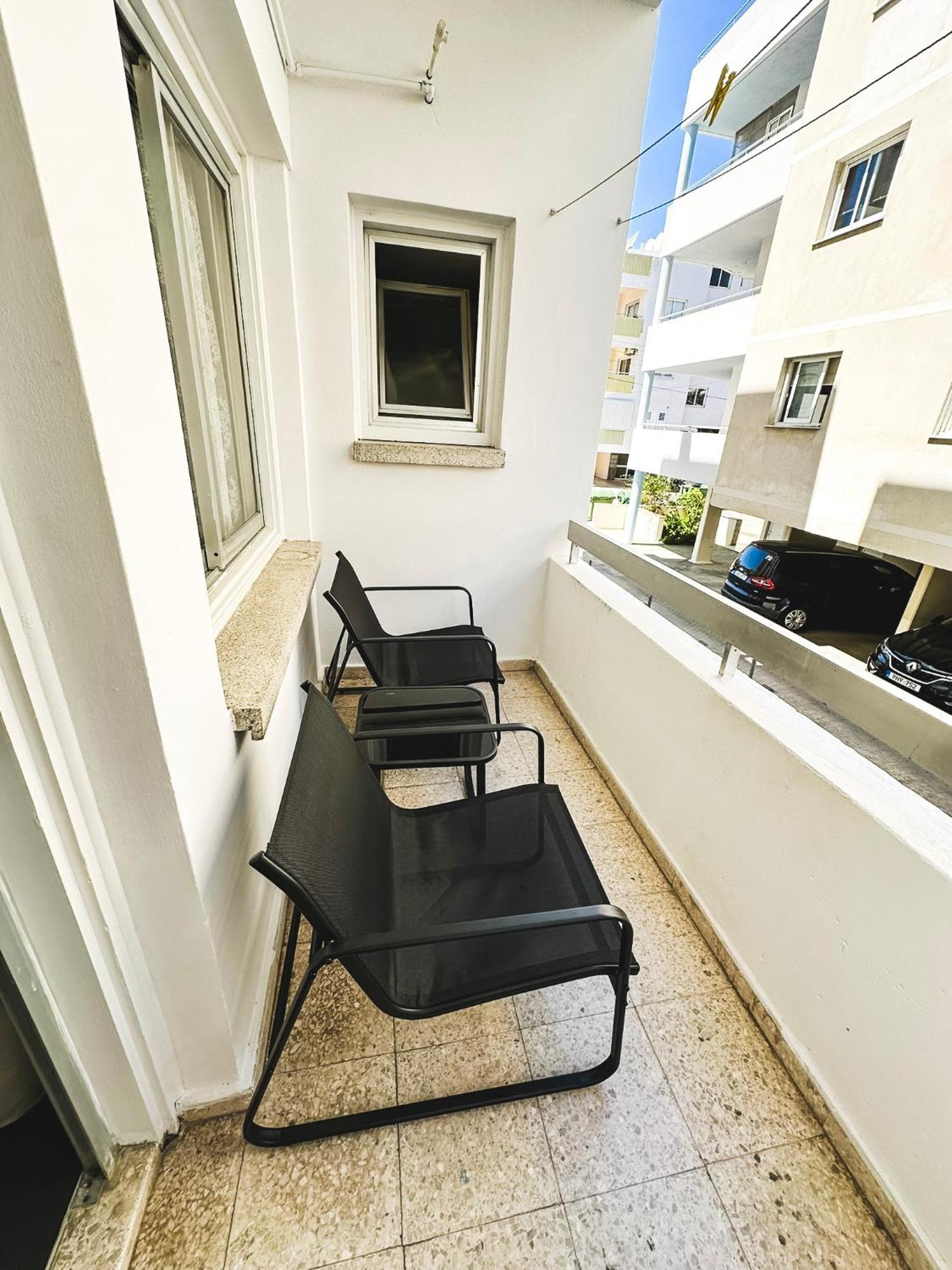 Home Away One Bedroom Apartment In ニコシア エクステリア 写真